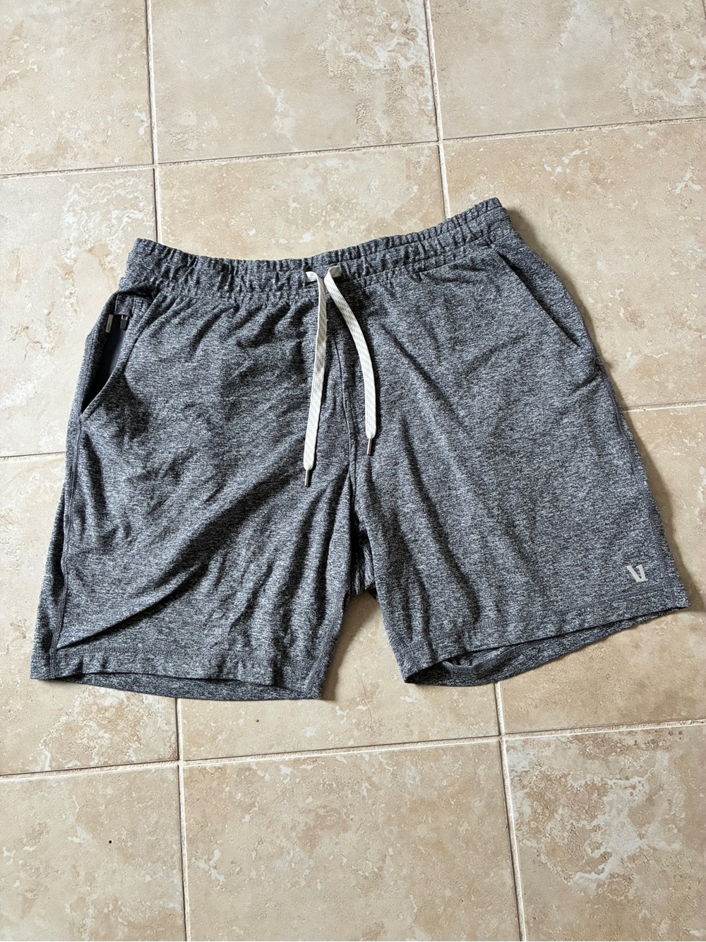 Vuori Heather Gray Ponto Performance Shorts size Large